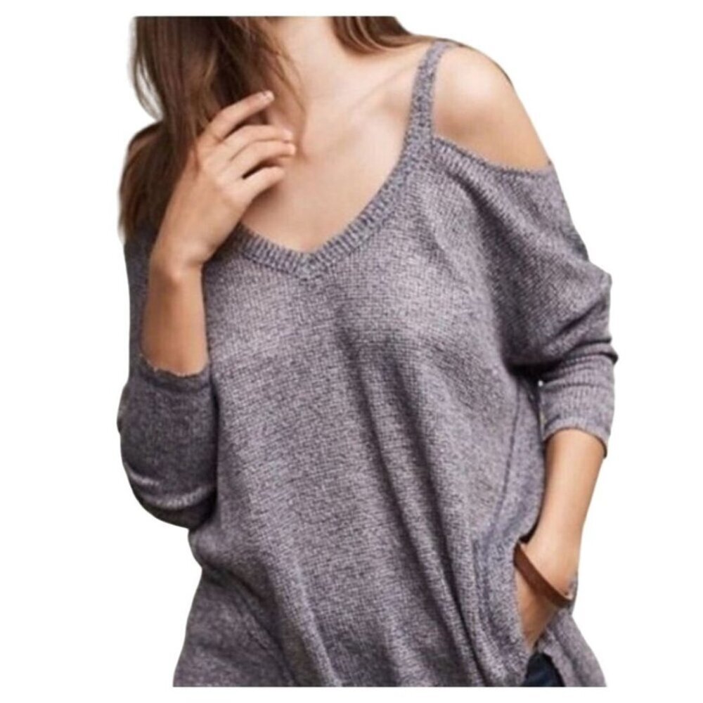 Deletta Anthropologie Gray Long Sleeve Cold Shoulder Knit. Lightweight.  Medium.